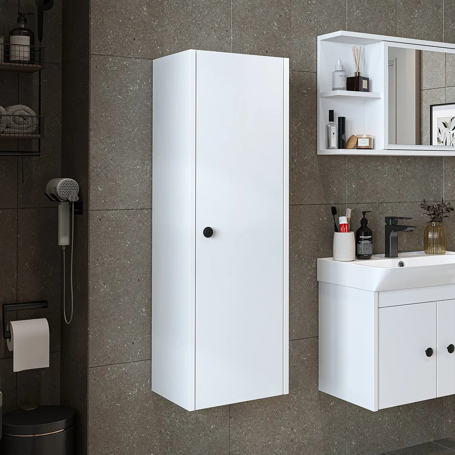 Modern banyolar için tasarlanan bu şık banyo dolabı, hem estetik hem de işlevsellik arayanlar için ideal bir çözüm sunar.
Minimalist tasarımı mekânın ferahlığını artırırken, kompakt yapısı küçük alanların en verimli şekilde kullanılmasını sağlar. 6 farklı renk seçeneği bulunur.