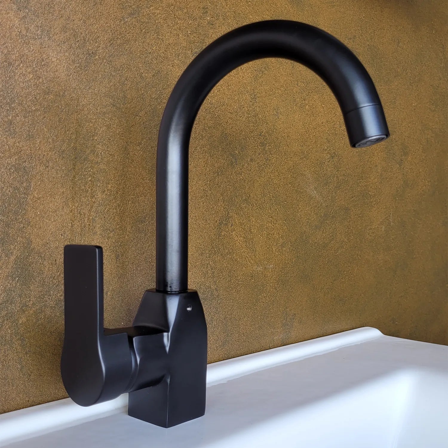 Kısa Kuğu Lavabo Bataryası - BT105 - RoomartBT105